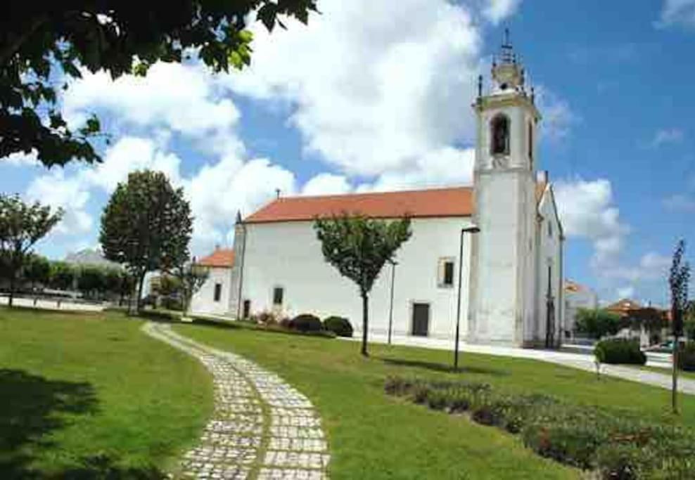 Moradia Alegre No Centro Da Vila Da Tocha. Экстерьер фото